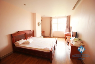 Nice and lake view apartment for rent in Ngoc Khanh Street, Ba Dinh, Hanoi.